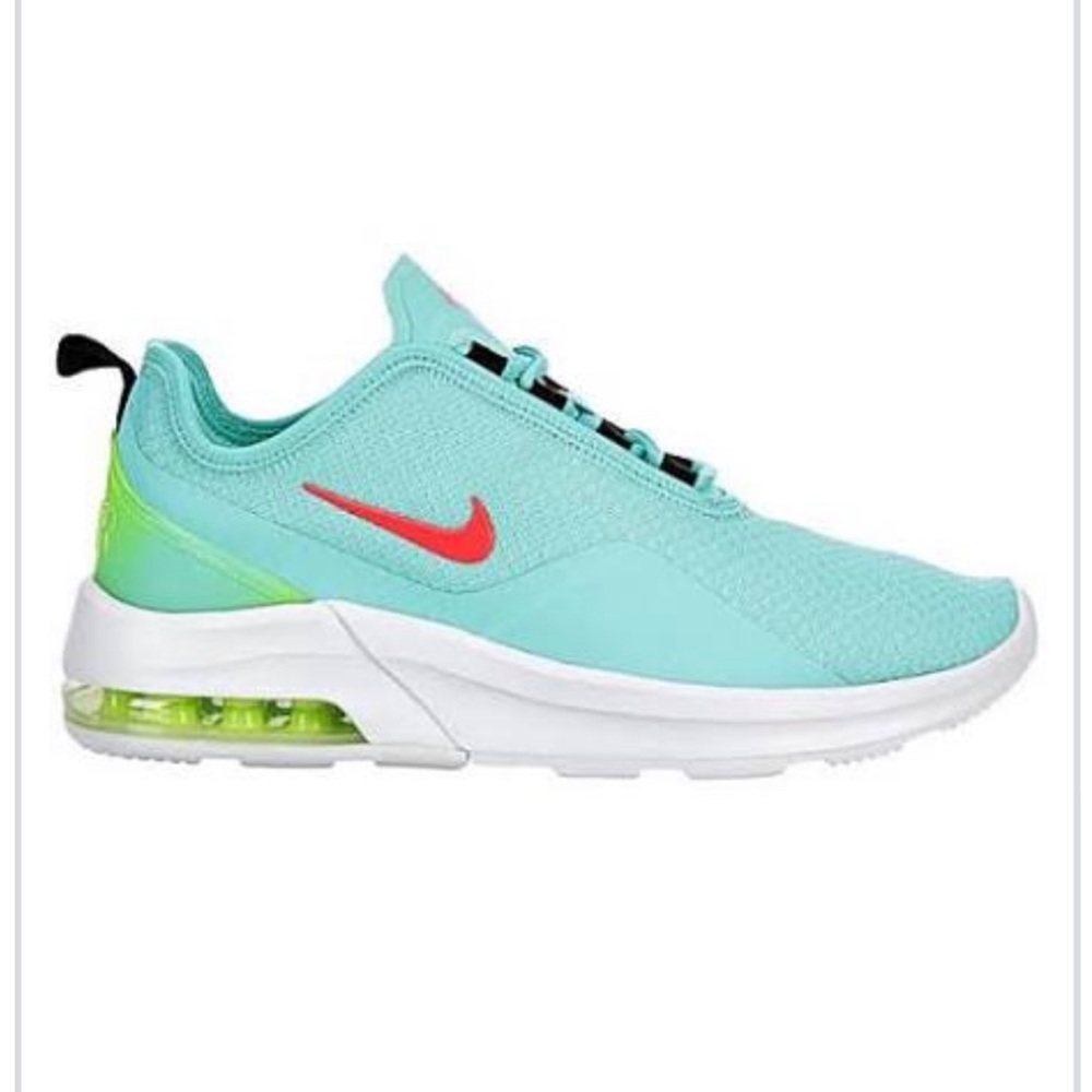 Nike Air Max motion 2